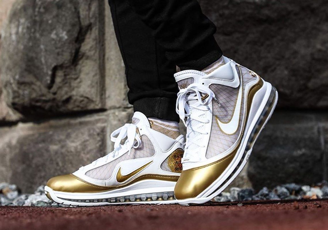 Giày Nike Air Max LeBron 7 QS GS 'China Moon' 2020 CK0719-100 - Ảnh 3