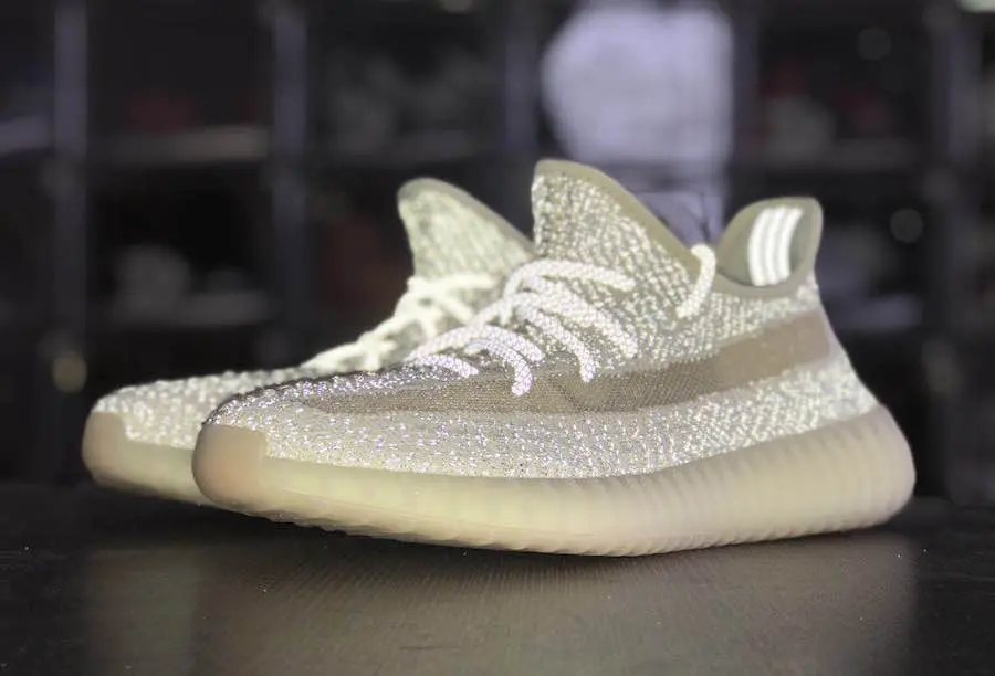 Alternative view of Giày Adidas Yeezy Boost 350 V2 'Lundmark Non-Reflective' FU9161