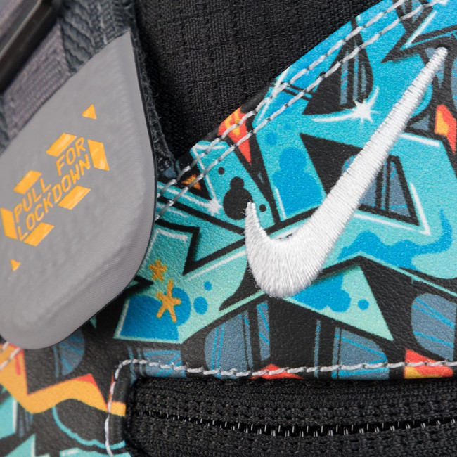 Giày Nike LeBron Soldier 13 Flyease GS 'Graffiti' AR7586-070 - Ảnh 4