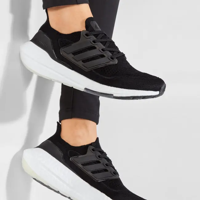 Alternative view of Giày Adidas UltraBoost 21 'Core Black' FY0402