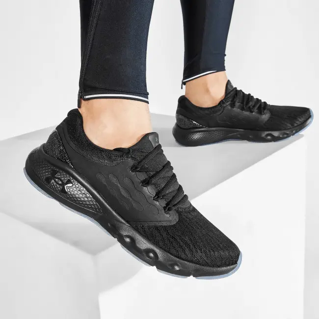 Alternative view of Giày Under Armour Charged Vantage 'Black' 3023550-002
