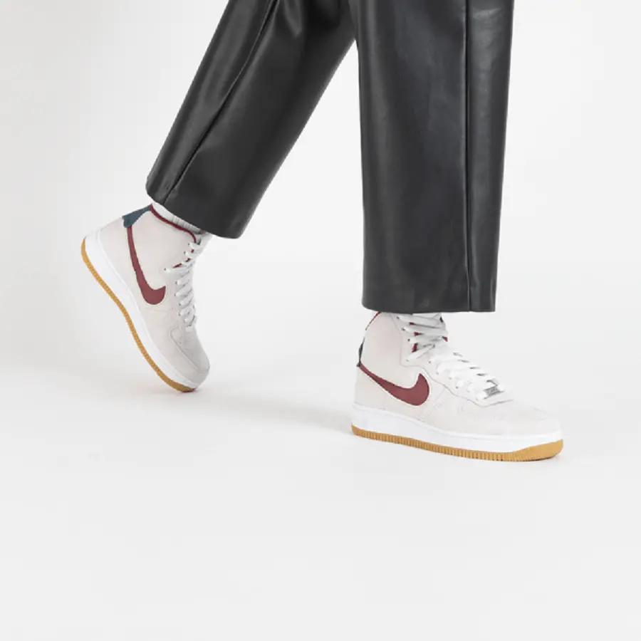 Alternative view of Giày Nike Air Force 1 High Sculpt ‘Grey Suede’ DC3590-104