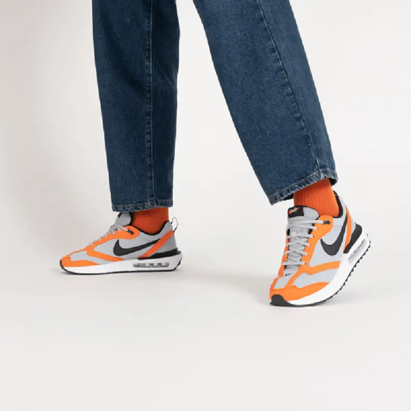 Alternative view of Giày Nike Air Max Dawn 'Orange Wolf Grey' DQ3991-002