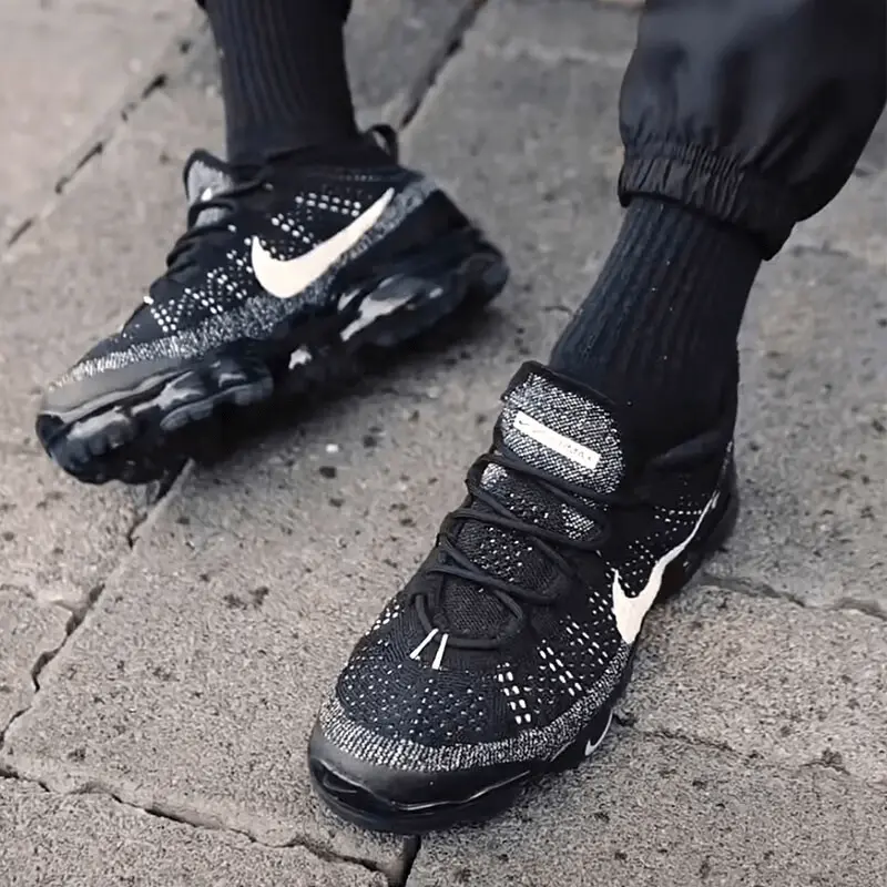 Alternative view of Giày Nike Air VaporMax Flyknit 'Oreo' DV1678-001
