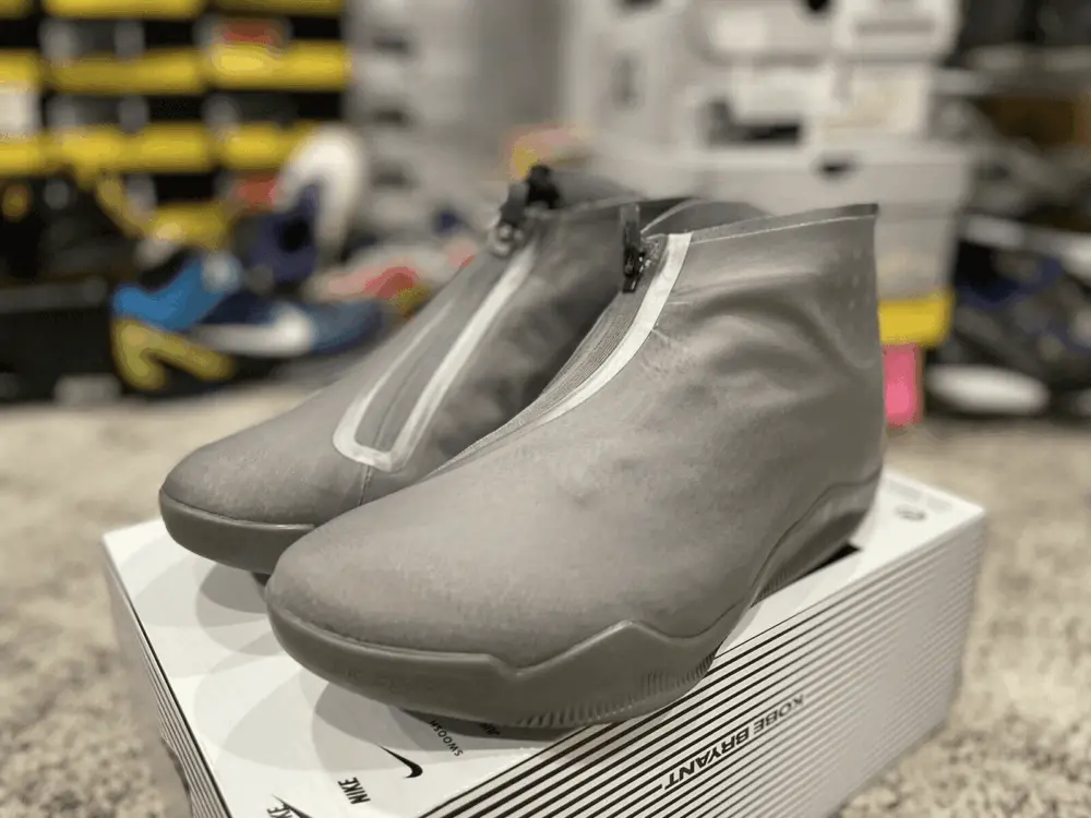 Alternative view of Giày Nike Kobe 11 ALT 'Tumbled Grey' 880463-079