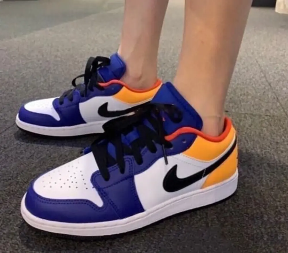 Alternative view of Giày Nike Air Jordan 1 Low 'Royal Yellow' 553558-123