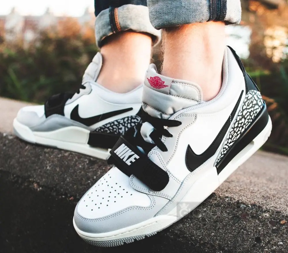 Alternative view of Giày Nike Jordan Legacy 312 Low 'Tech Grey' CD7069-101
