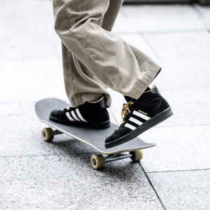 Alternative view of Giày Adidas Sneeze x Superskate 'Black Golden Beige' IF2703