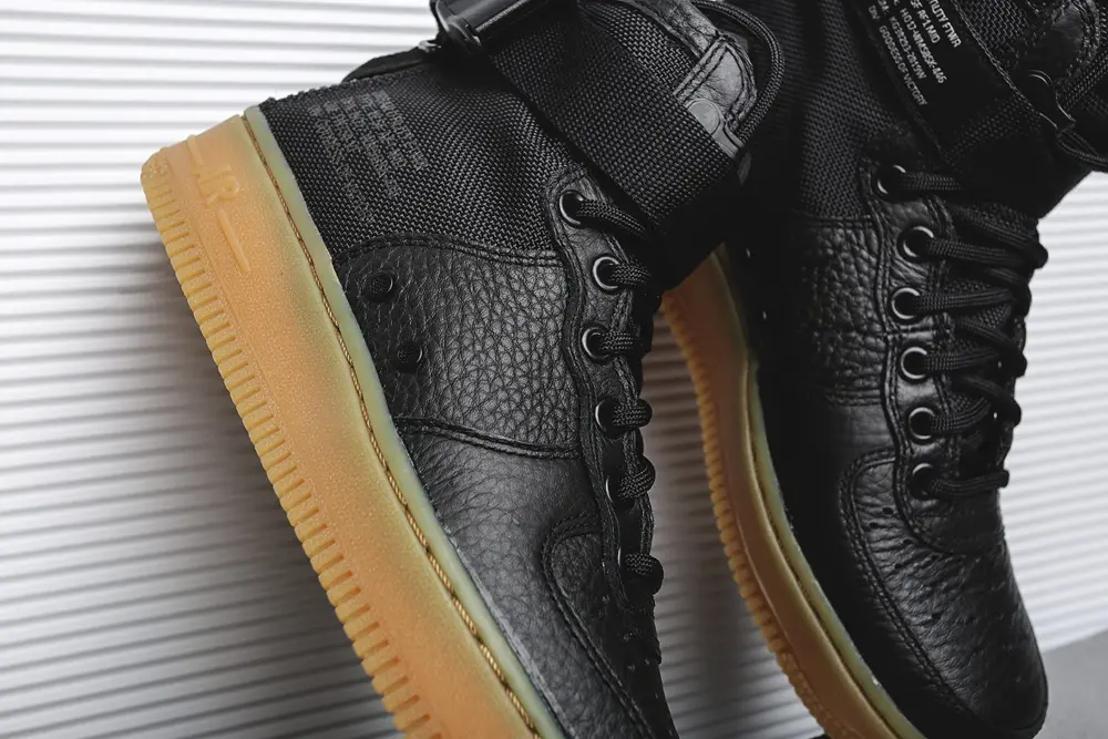 Giày Nike SF Air Force 1 Mid 'Black Gum' AA3966-002 - Ảnh 4