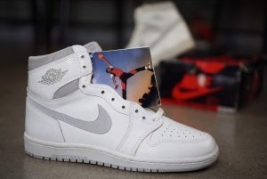 Alternative view of Giày Nike Air Jordan 1 Retro High 85 OG Neutral Grey BQ4422-100