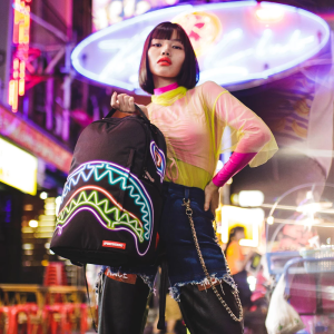 Alternative view of Balo Sprayground Neon Line Printed Shark Black Back Pack B07TXLK65R