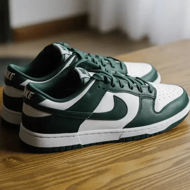 Alternative view of Giày Nike Dunk Low 'Michigan State' DD1391-101
