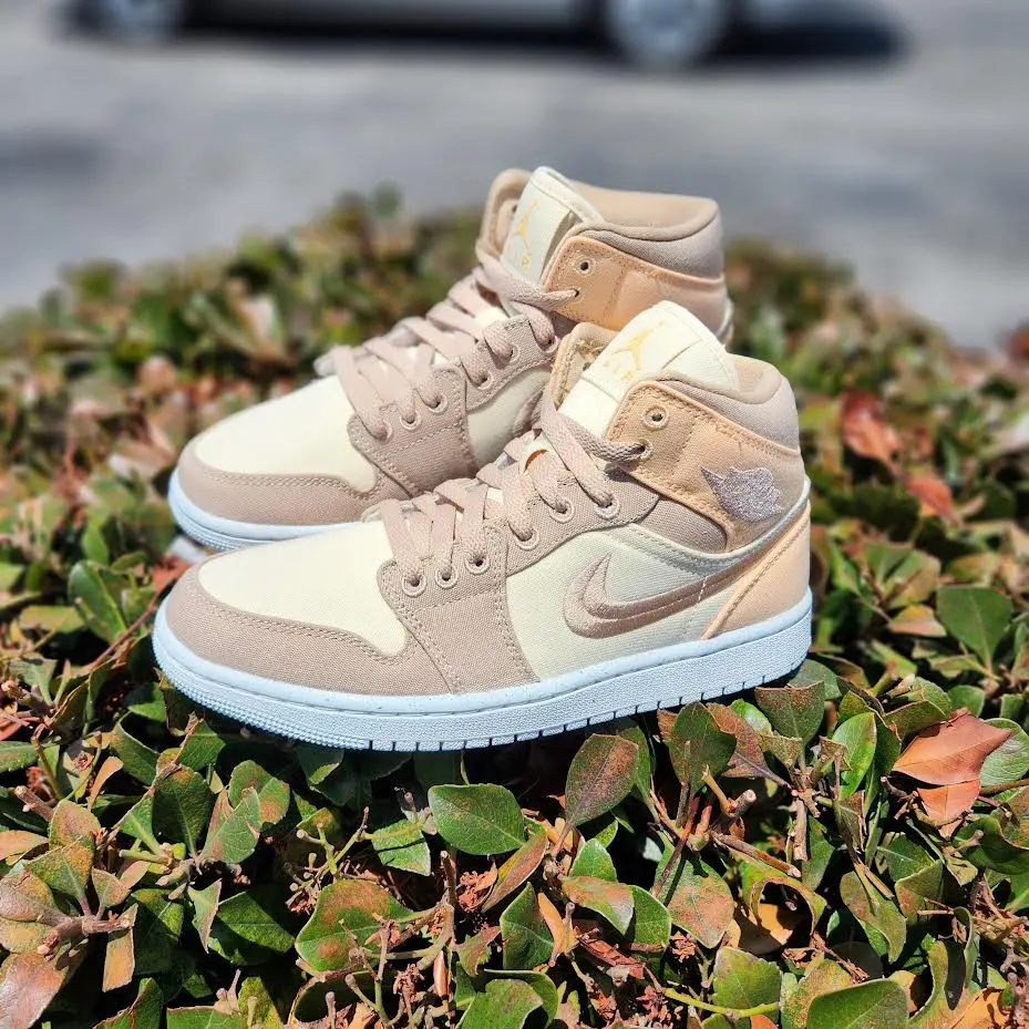 Alternative view of Giày Nike Air Jordan 1 Mid "Canvas Khaki" DV0427-102