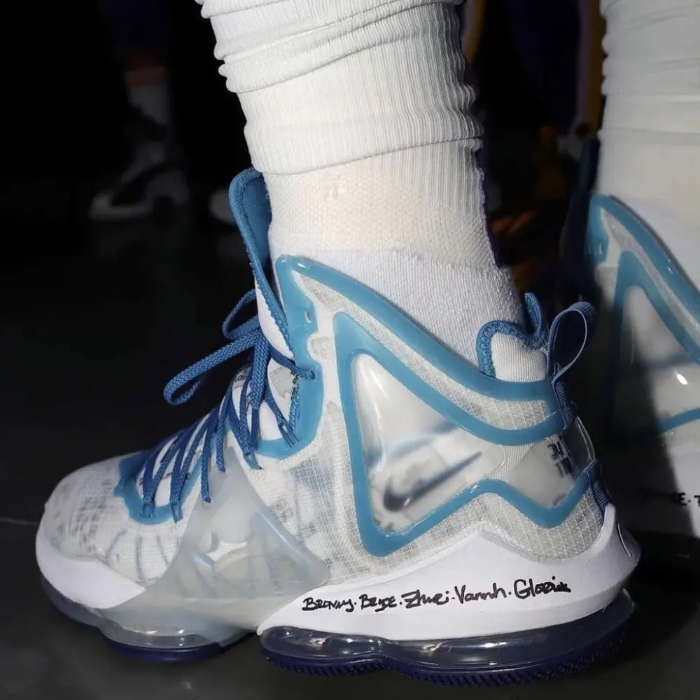 Alternative view of Giày Nike LeBron 19 'Space Jam' DC9338-100