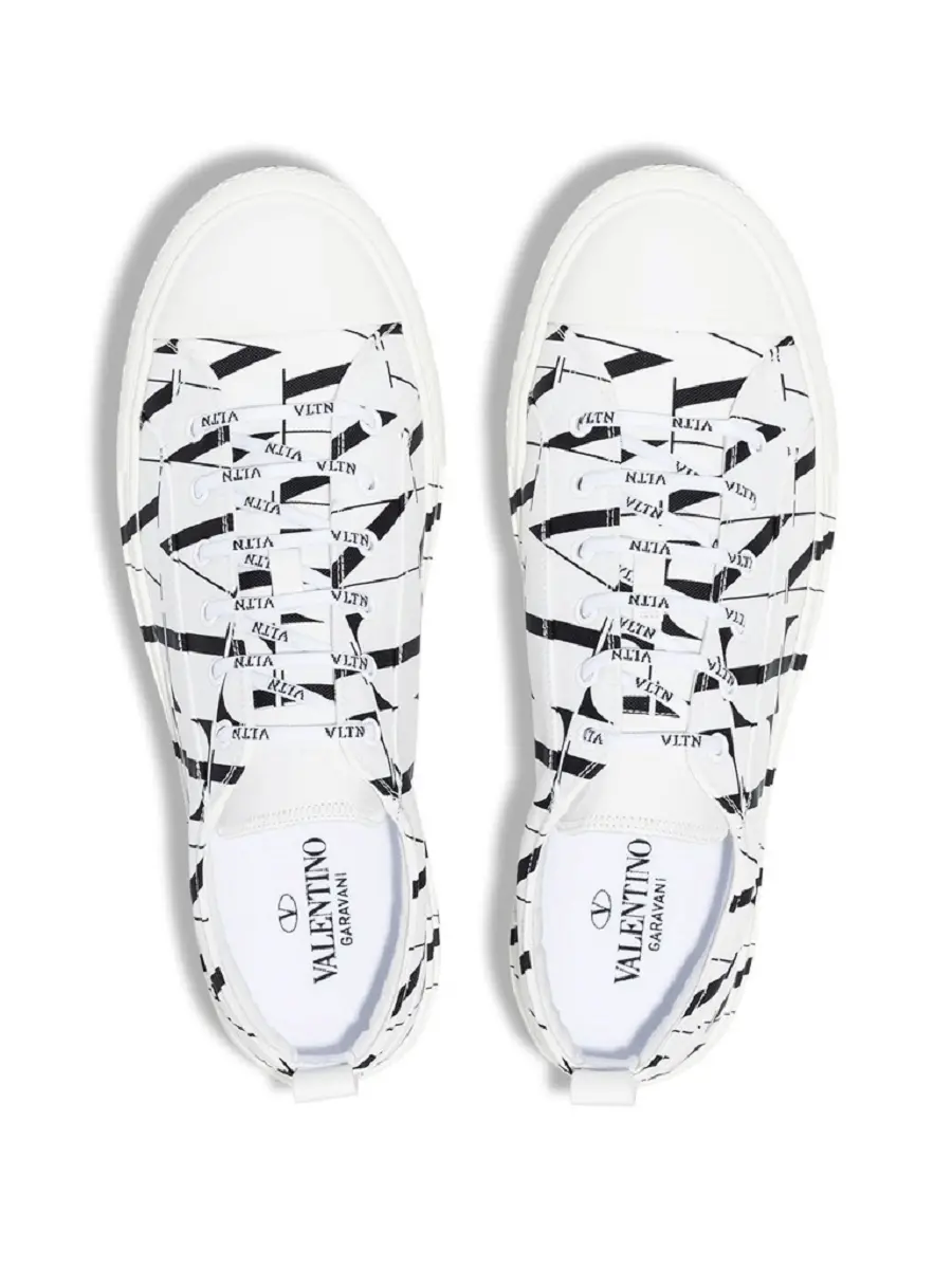 Alternative view of Giày Valentino Times Giggies Low-Top Fabric Sneaker UY0S0D57JKYA01
