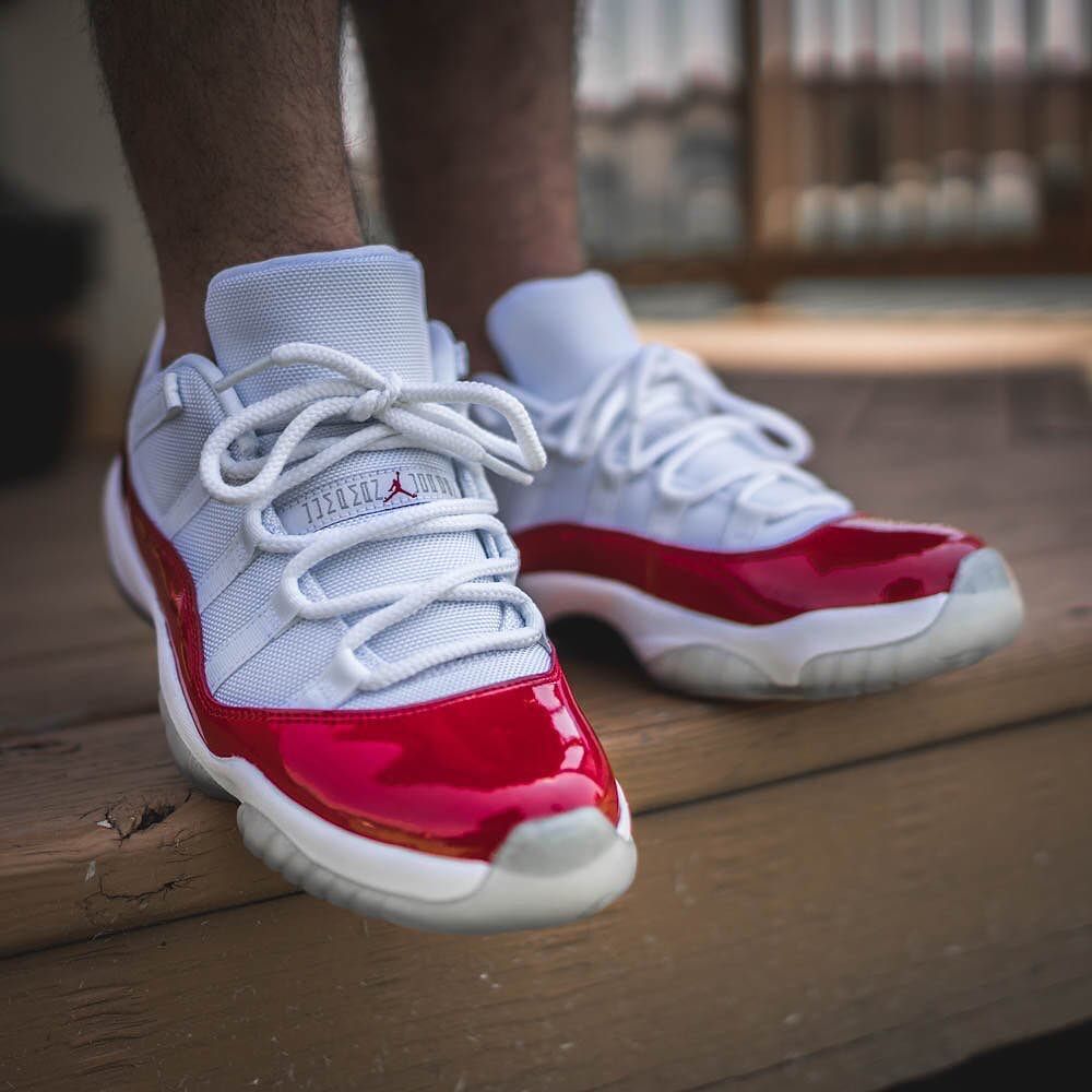 Giày Nike Air Jordan 11 Retro Low 'Cherry' 528896-102 - Ảnh 2