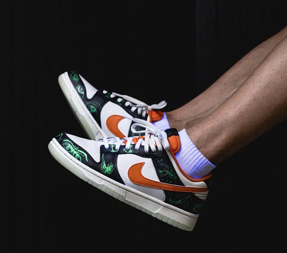 Alternative view of Giày Nike Dunk Low Premium 'Halloween' DD3357-100