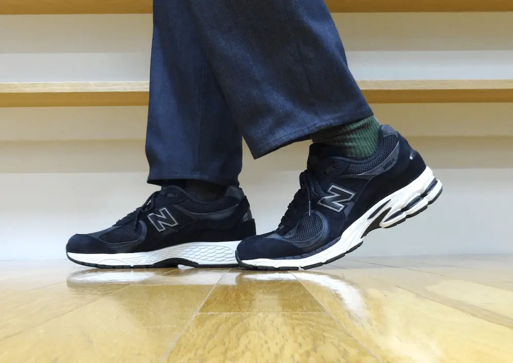 Alternative view of Giày New Balance 2002R 'Core Black' M2002RBK