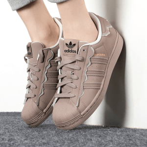 Alternative view of Giày Adidas Superstar 'Cappuccino' GW4440