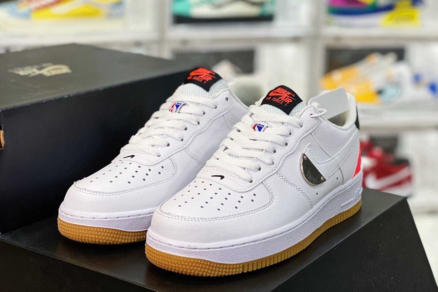 Giày Nike NBA x Air Force 1 LV8 1 HO20 GS 'White Bright Crimson' CT3842-101 - Ảnh 7