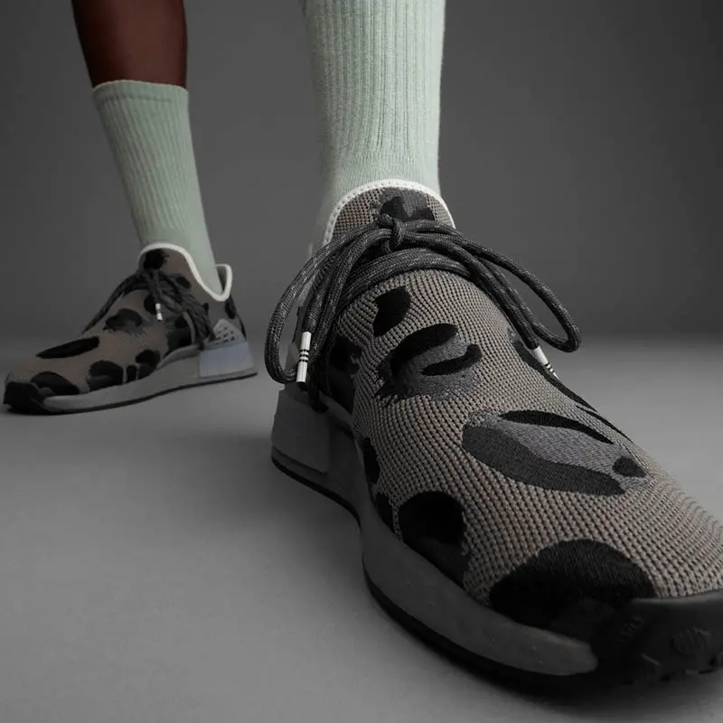 Alternative view of Giày Adidas NMD Hu Pharrell 'Animal Print Ash Grey' ID1531