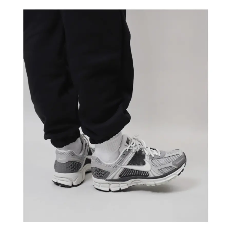 Giày Nike Zoom Vomero 5 ‘Cobblestone Flat Pewter’ FB8825-001 - Ảnh 4