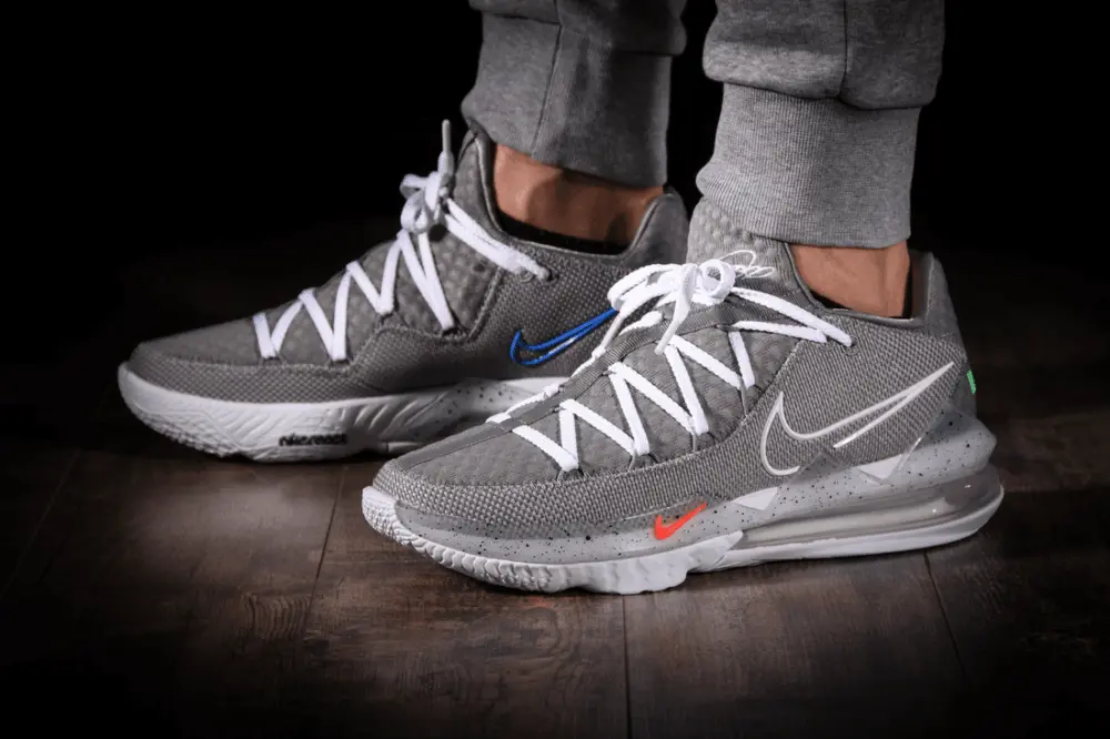 Giày Nike LeBron 17 Low 'Particle Grey' CD5007-004 - Ảnh 3