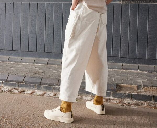 Alternative view of Giày Dr.Martens Dante ‘Beige’ 30820292