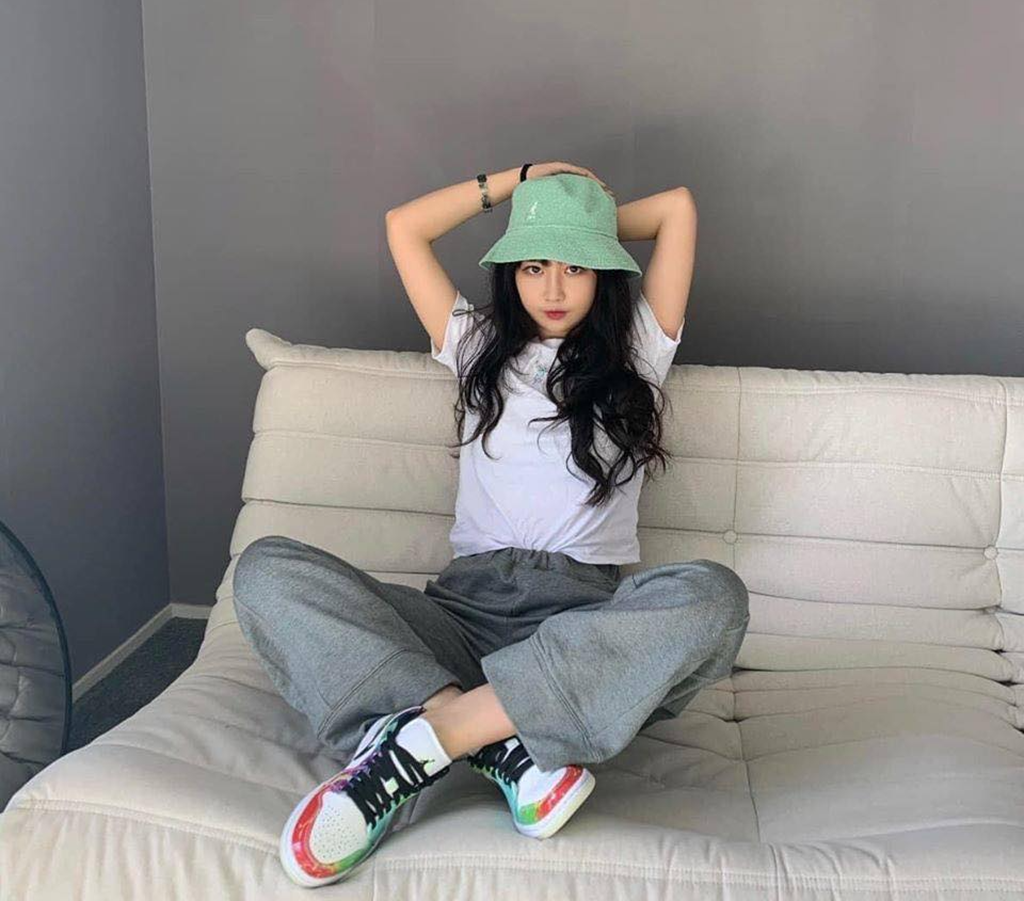 Giày Nike Air Jordan 1 Low Galaxy (W) CW7310-909 - Ảnh 4