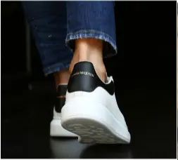 Alternative view of Giày Alexander McQueen Oversized Sneaker 'White Black' 553680-WHGP5-9061