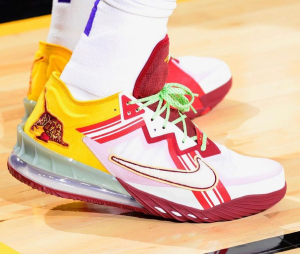 Alternative view of Giày Nike LeBron 18 x Mimi Plange 'Higher Learning' CV7562-102