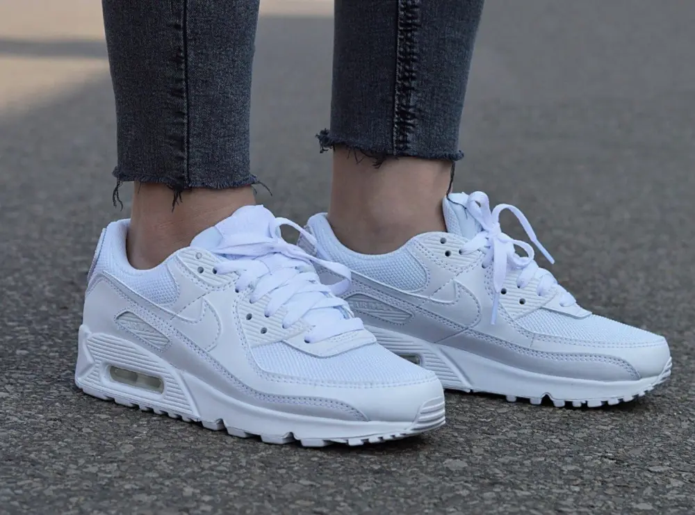 Alternative view of Giày Nike Air Max 90 'White' CQ2560-100