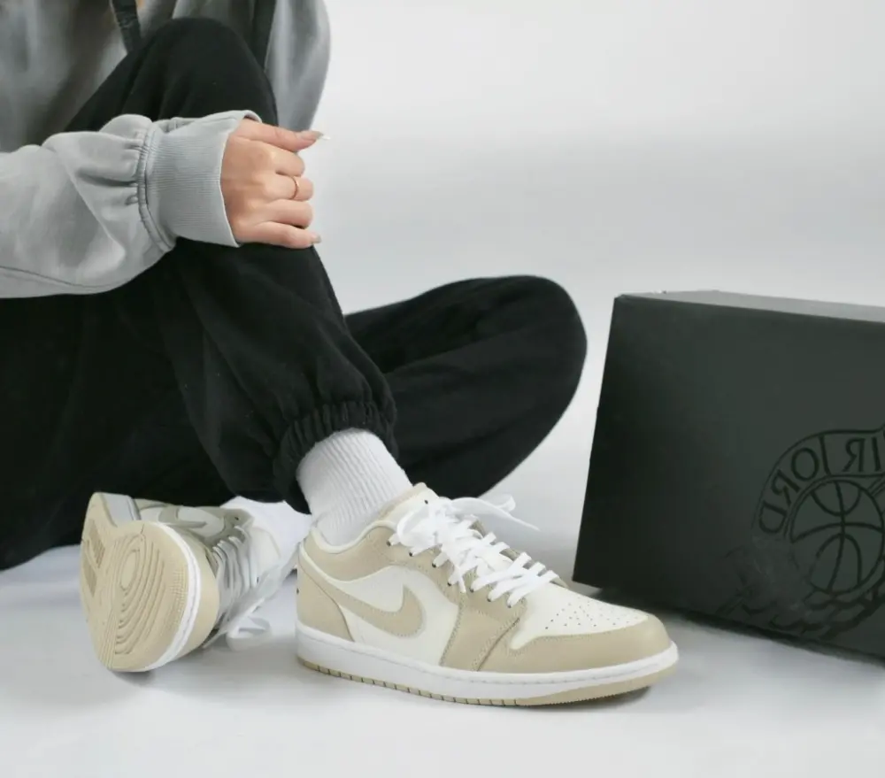 Giày Nike Air Jordan 1 Low SE 'Heavy Tan Leather' FB7168-121 - Ảnh 3