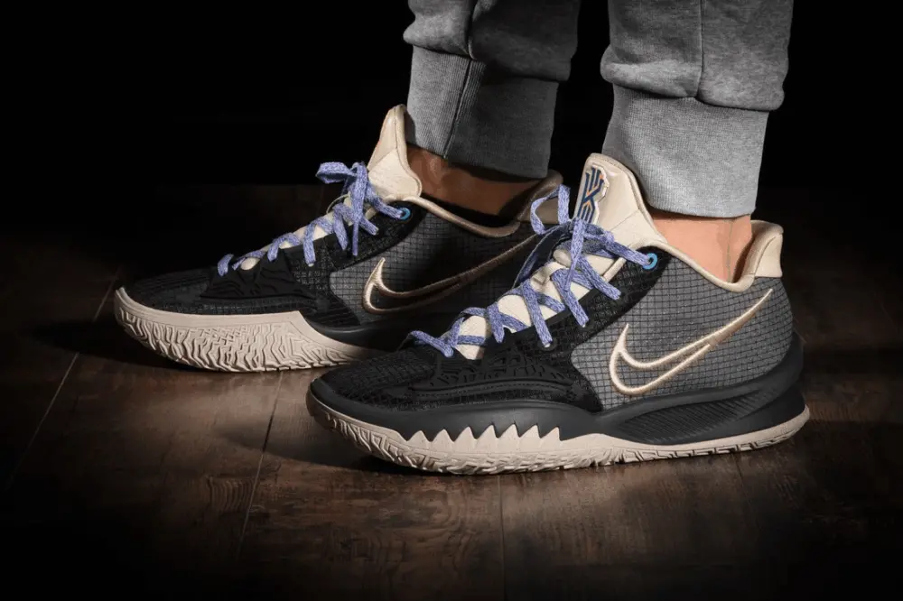 Alternative view of Giày Nike Kyrie Low 4 'Black Rattan' CW3985-003