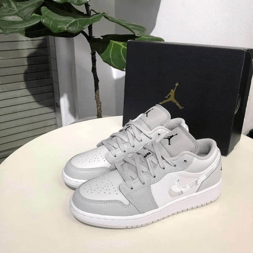 Giày Nike Air Jordan 1 Low SE GS 'White Camo' DD3234-100 - Ảnh 3
