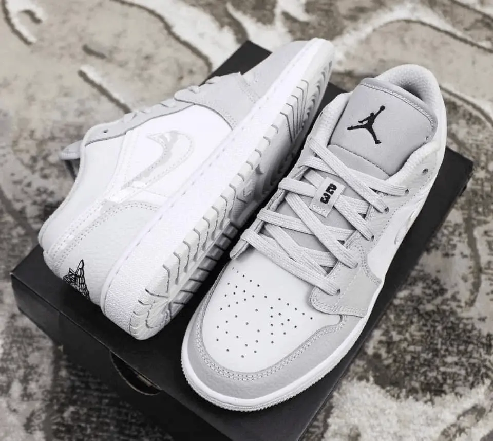 Alternative view of Giày Nike Air Jordan 1 Low SE GS 'White Camo' DD3234-100