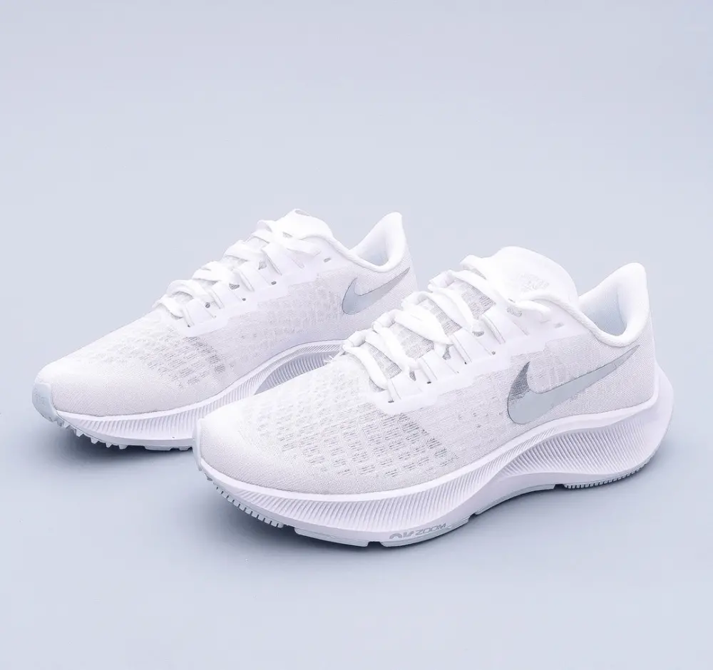 Alternative view of Giày Nike Wmns Air Zoom Pegasus 37 'White Metallic Silver' BQ9647-101