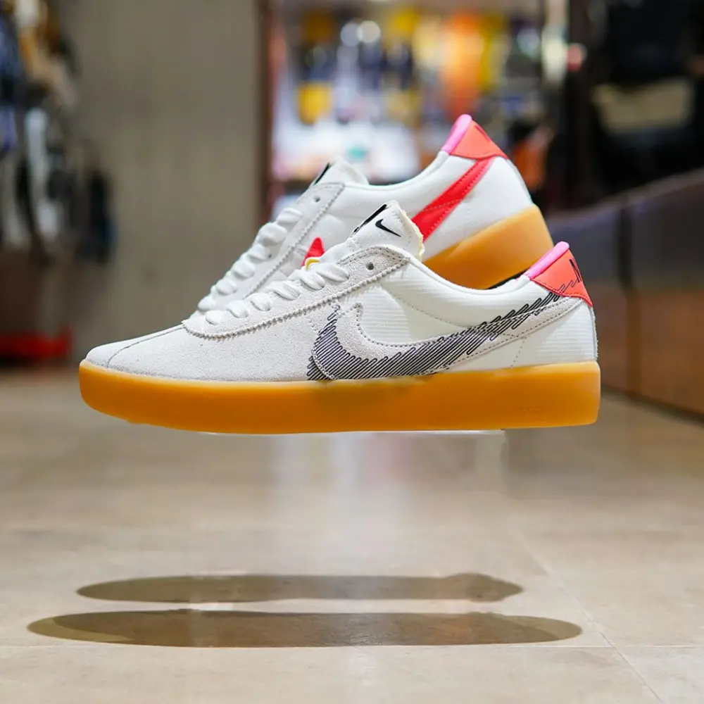 Alternative view of Giày Nike Bruin React T SB 'Rawdacious Summit White' CV5980-101