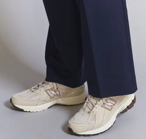 Alternative view of Giày New Balance Beige Width D Running Style M1906RFT