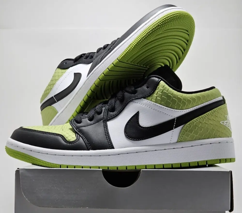 Alternative view of Giày Nike Jordan 1 Low 'Snakeskin Vivid Green' DX4446-301