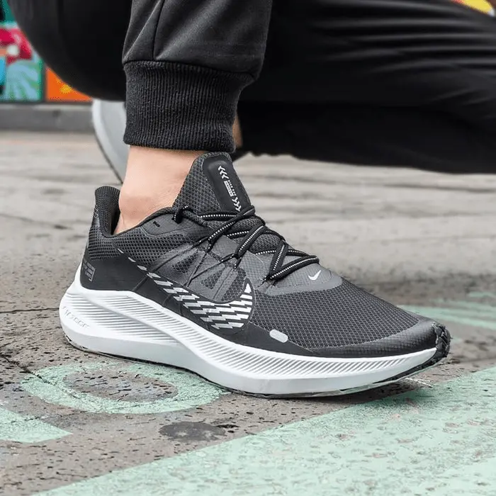 Alternative view of Giày Nike Winflo 7 Shield 'Black Cool Grey' CU3870-001