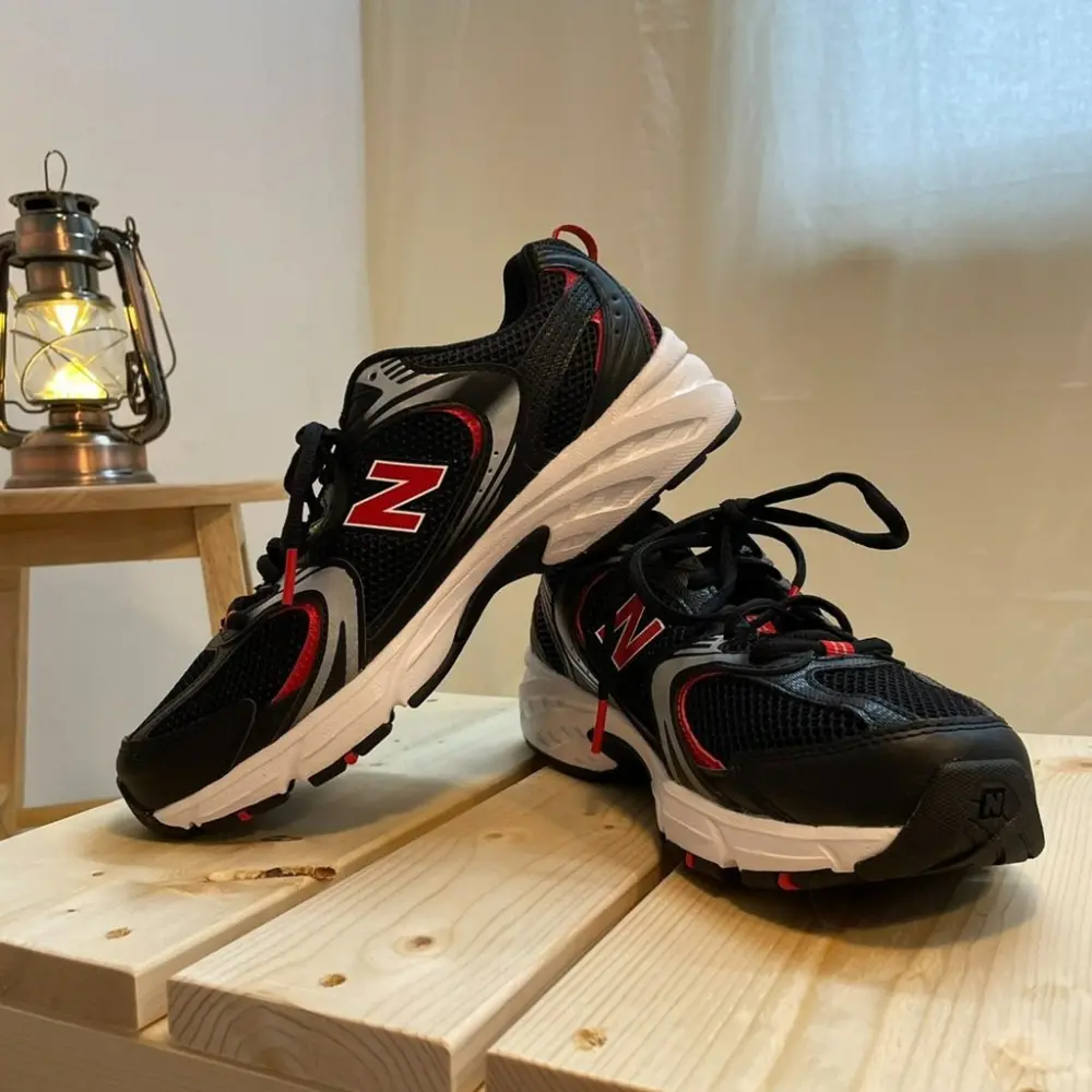 Alternative view of Giày New Balance 530 Retro Black Purple Running Shoes MR530UXS
