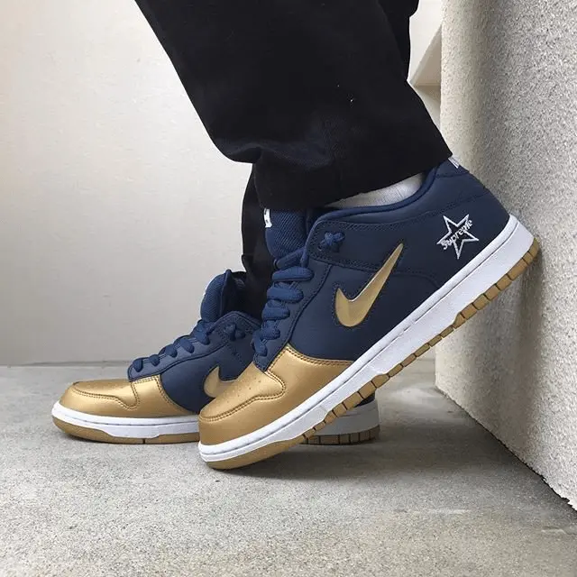 Giày Nike Supreme x Dunk SB Low QS 'Metallic Gold' CK3480-700 - Ảnh 3