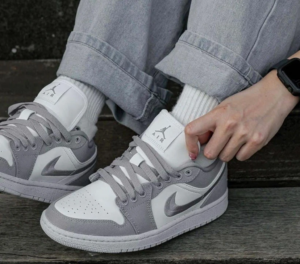 Alternative view of Giày Nike Air Jordan 1 Low SE Light 'Steel Grey' DV0426-012