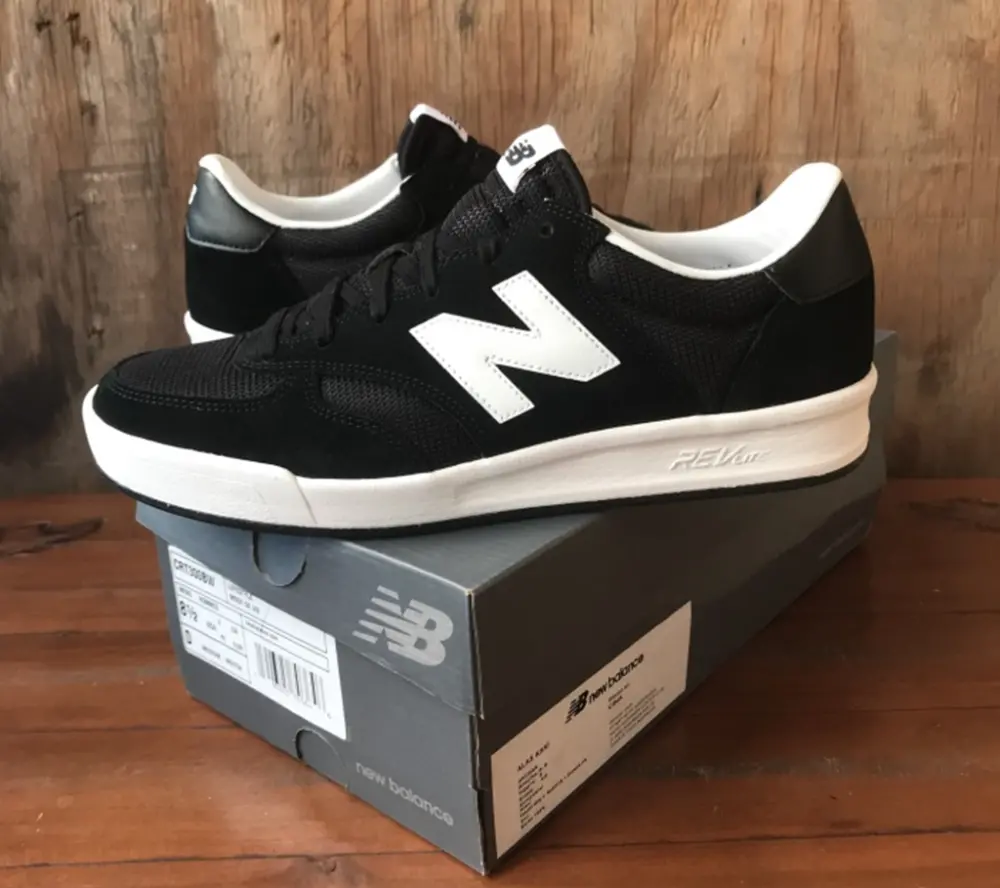 Alternative view of Giày New Balance 300 'Suede' CRT300BW