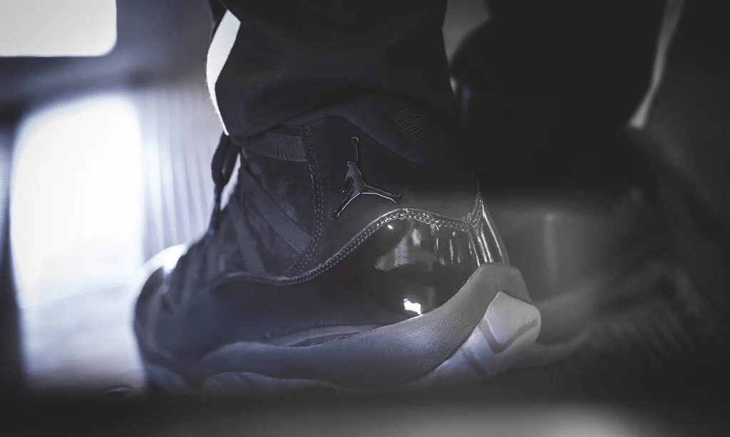 Giày Nike Air Jordan 11 Retro 'Cap and Gown' 378037-005 - Ảnh 4