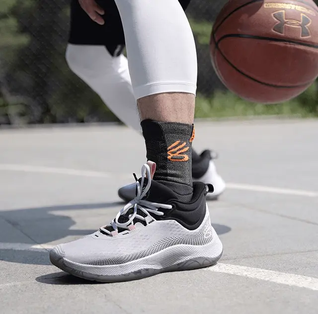 Alternative view of Giày Under Armour Curry HOVR Splash 'White' 3025370-100