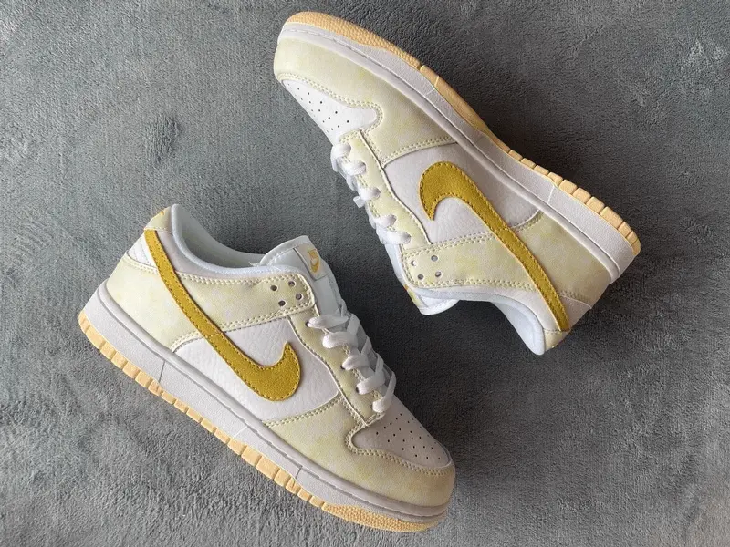 Alternative view of Giày Nike Wmns Dunk Low OG 'Yellow Strike' DM9467-700