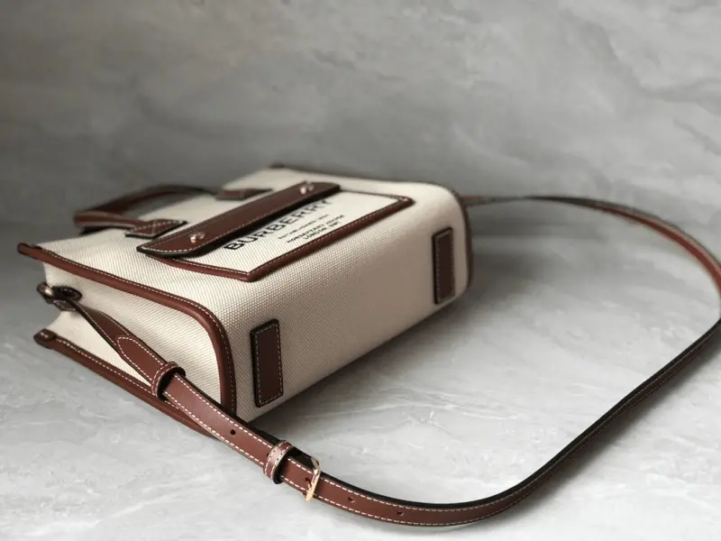 Alternative view of Túi Burberry Mini Freya Tote 'Natural' 80441431