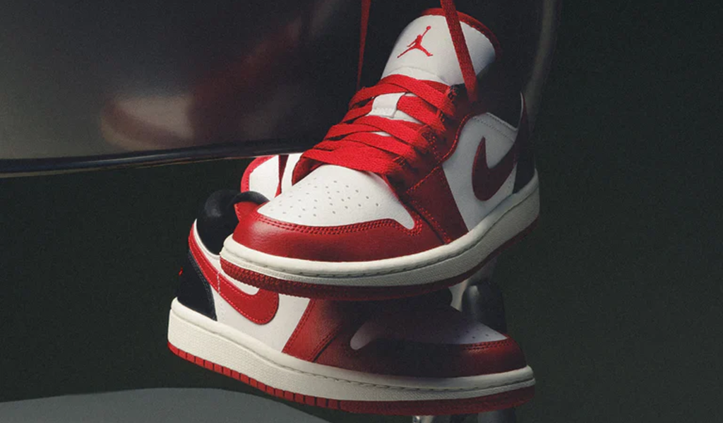 Giày Nike Air Jordan 1 Low Reverse 'Black Toe' DC0774-160 - Ảnh 4